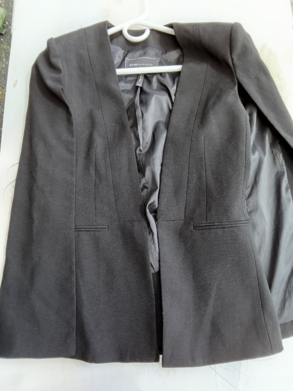 Women's Blazer, by Maxazria - Picture 2 of 8